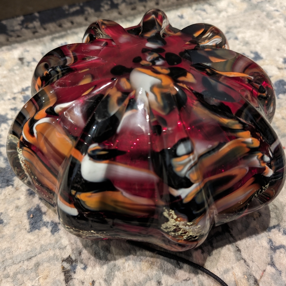 Captivating Japanese Art Glass Ashtray - Picture 10 of 13
